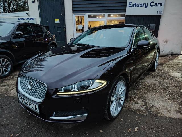Jaguar XF 3.0d V6 Premium Luxury 4dr Auto [Start Stop] Saloon Diesel RED