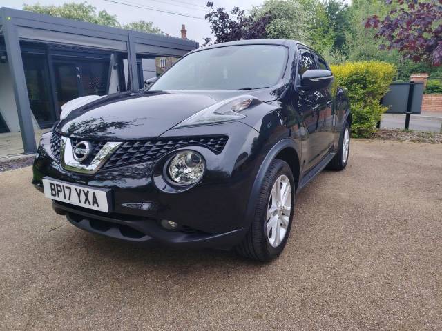 Nissan Juke 1.2 DIG-T N-Connecta Euro 6 (s/s) 5dr SUV Petrol Black